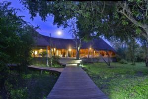 Victoria Falls River Lodge