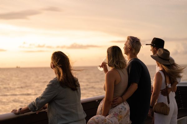 Darwin City Sights with Sunset Cruise