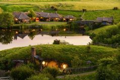 Middle-earth Explorer